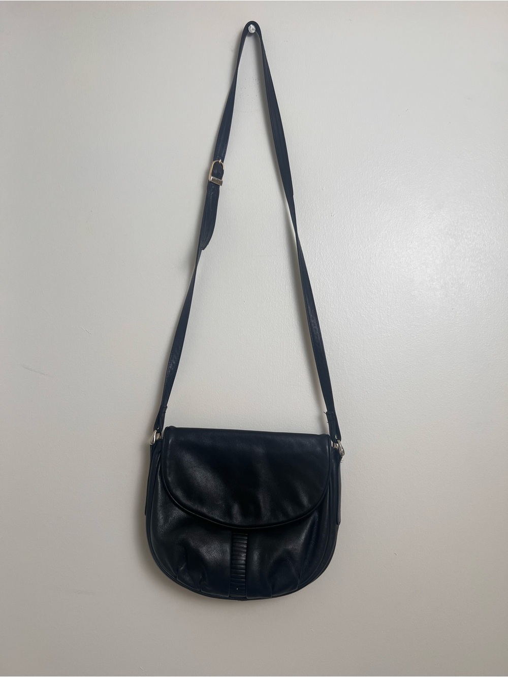Vintage Genuine Leather Black Saddle Crossbody Bag Y2K Minimalist Purse - Picture 2 of 13